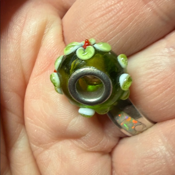Green Floral glass Charm Bead - Picture 6 of 6